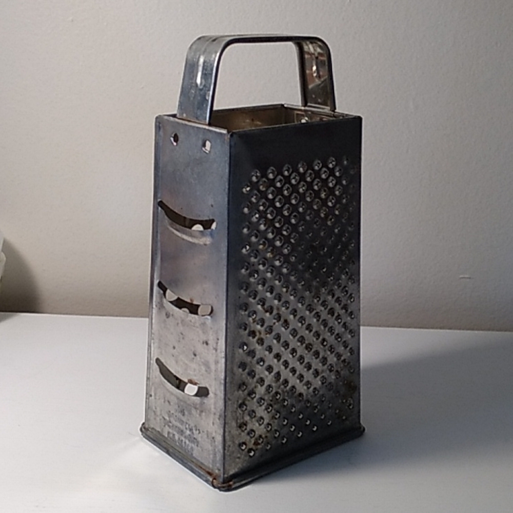 Vintage Bromwell farmhouse shabby chic metal grater